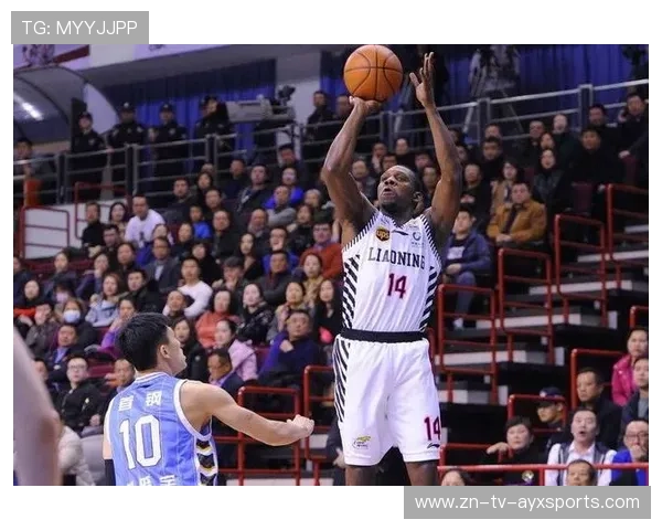 山东高速男篮外线三分攻势犀利,新赛季火力全开 山东高速男篮外线三分攻势犀利,新赛季火力全开